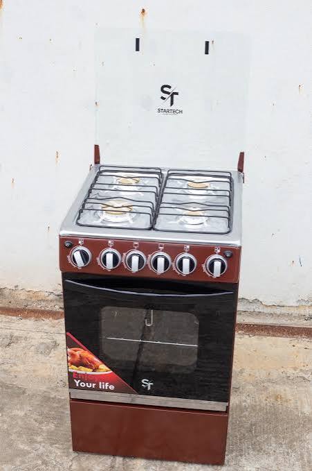 STARTECH Cuisinière à Gaz SSGCPRO-5050-G / 4 feux Avec Four